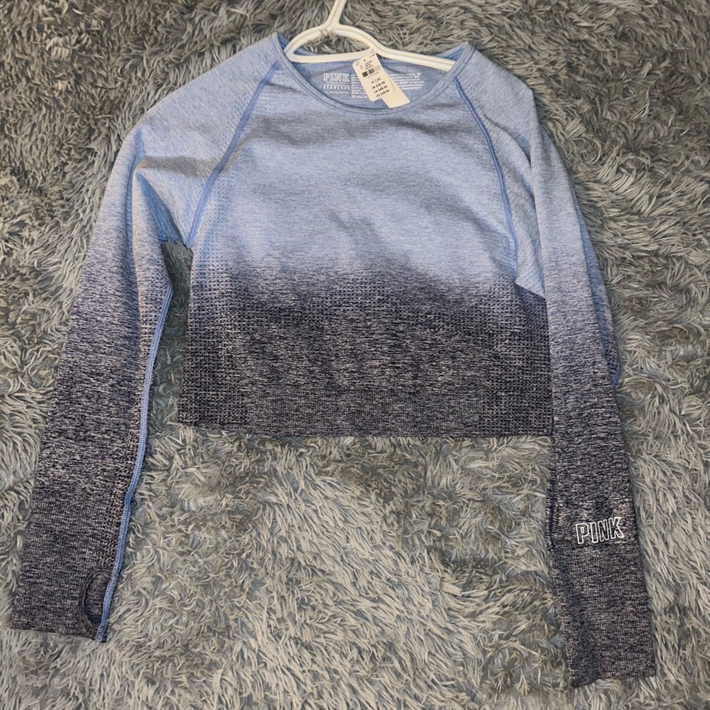 Athletic workout crop top seamless long sleeve VICTORIA SECRET PINK!! 💙💙